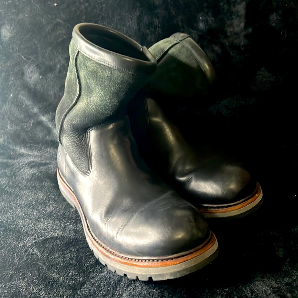 Ugg boots size 13